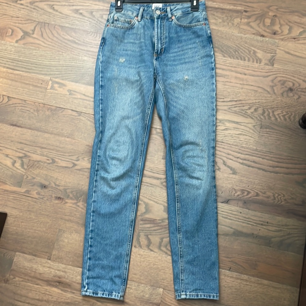 Urban outfitters Mom High rise BDG size 24